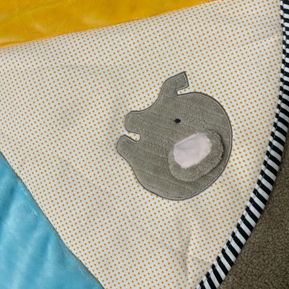 Baby Aspen Play Rug - Picture 2 of 6
